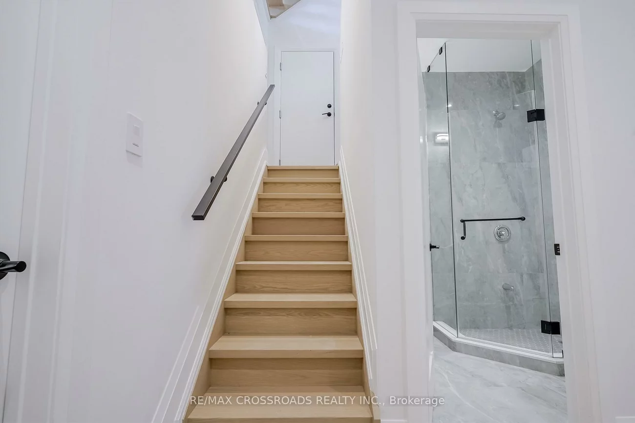 108, Park, Birchcliffe-Cliffside, Toronto