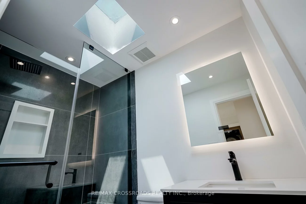 108, Park, Birchcliffe-Cliffside, Toronto