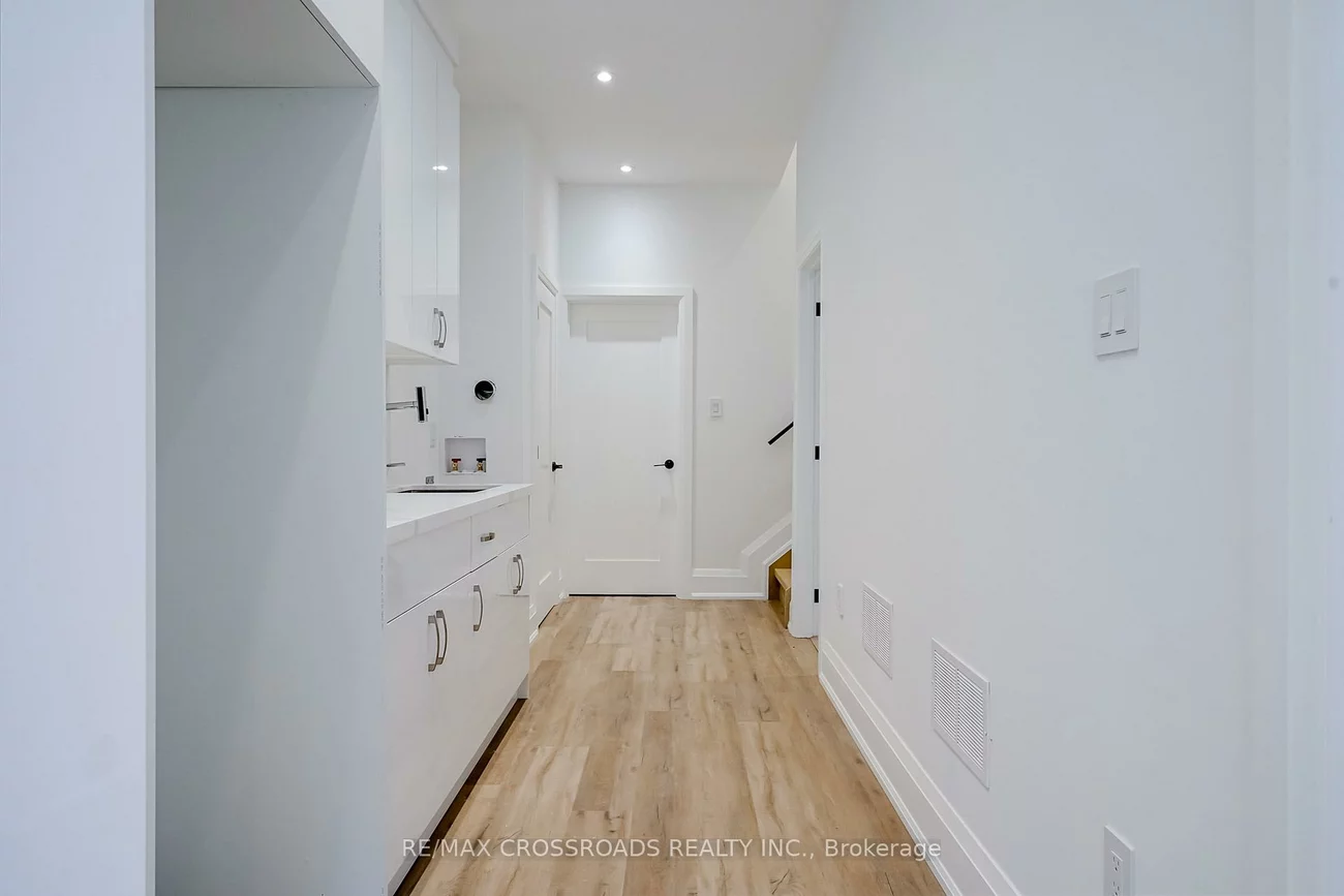 108, Park, Birchcliffe-Cliffside, Toronto