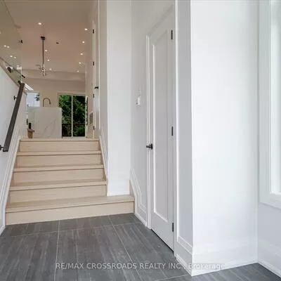 108, Park, Birchcliffe-Cliffside, Toronto