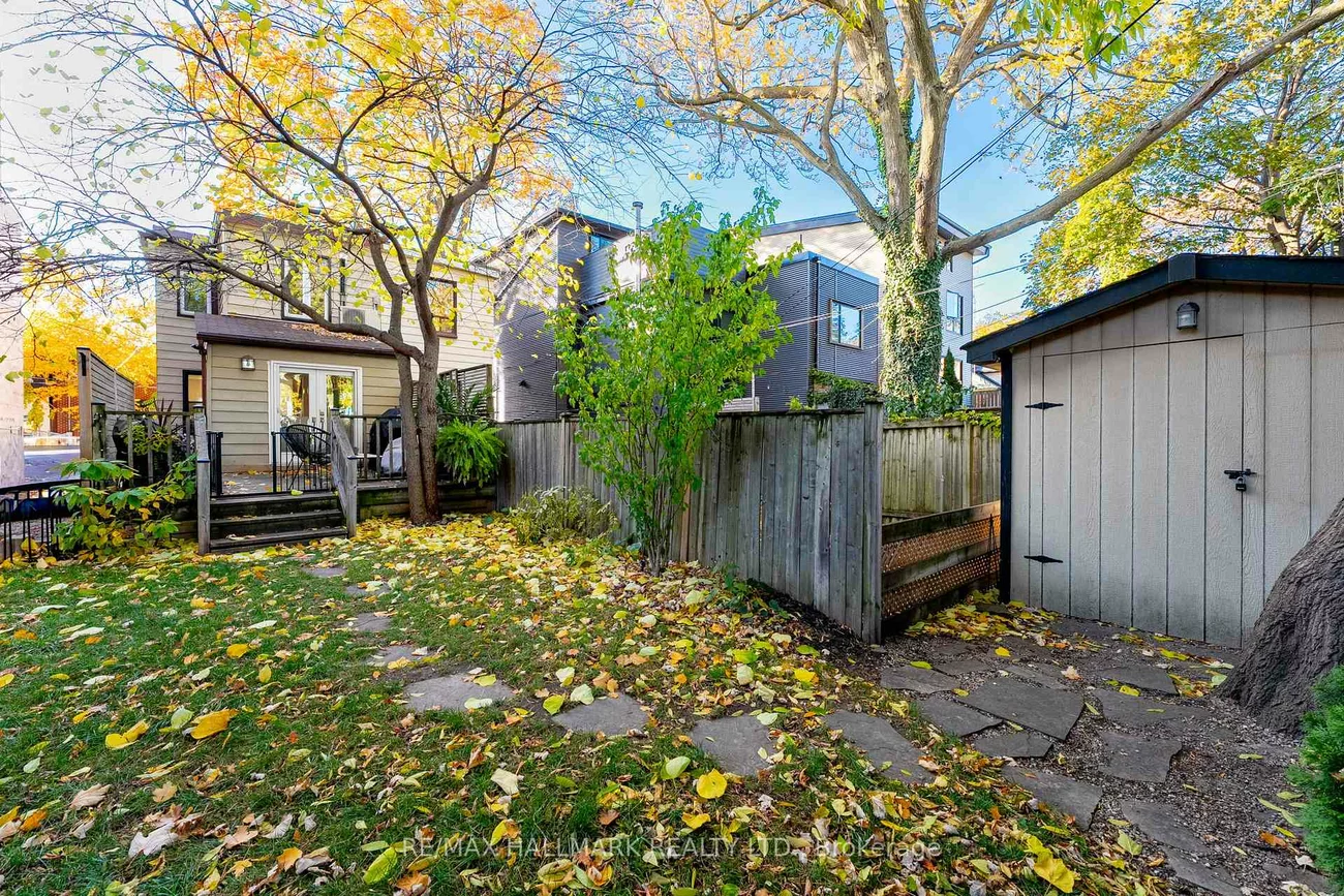 89, Knox, Greenwood-Coxwell, Toronto