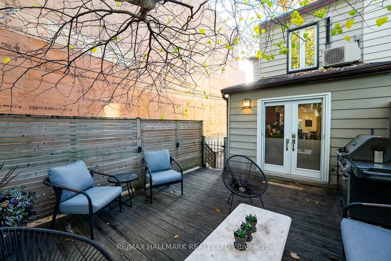 89, Knox, Greenwood-Coxwell, Toronto