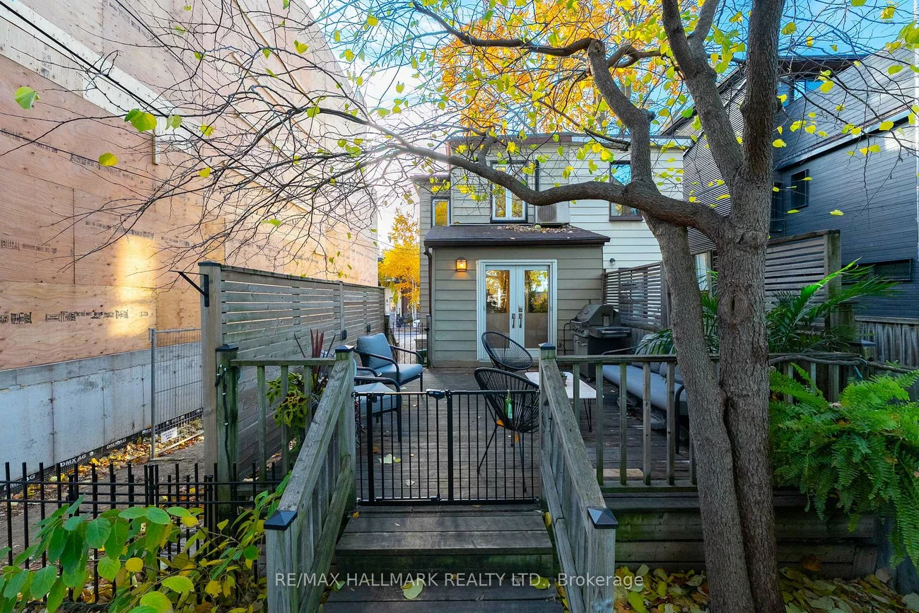 89, Knox, Greenwood-Coxwell, Toronto