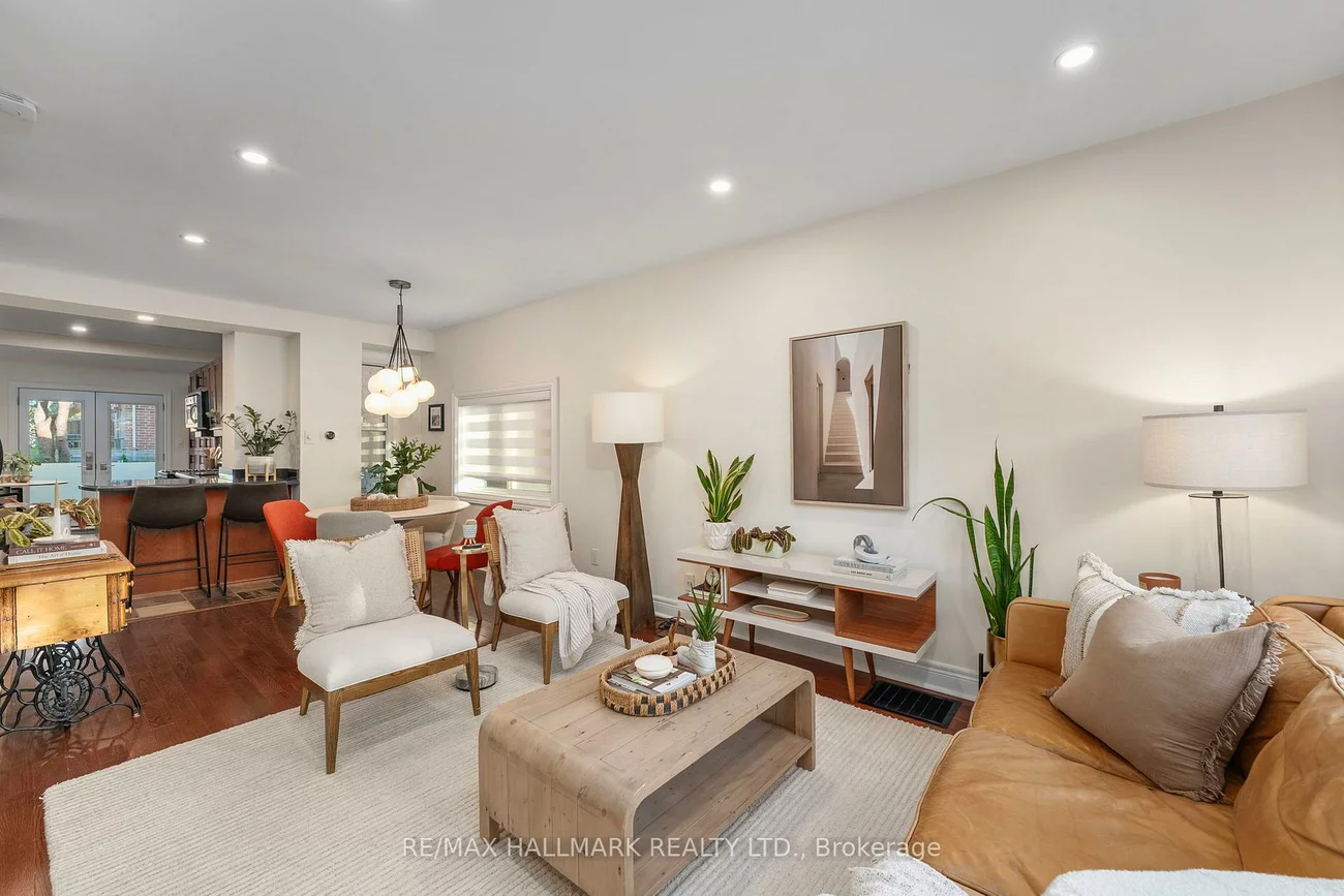 89, Knox, Greenwood-Coxwell, Toronto