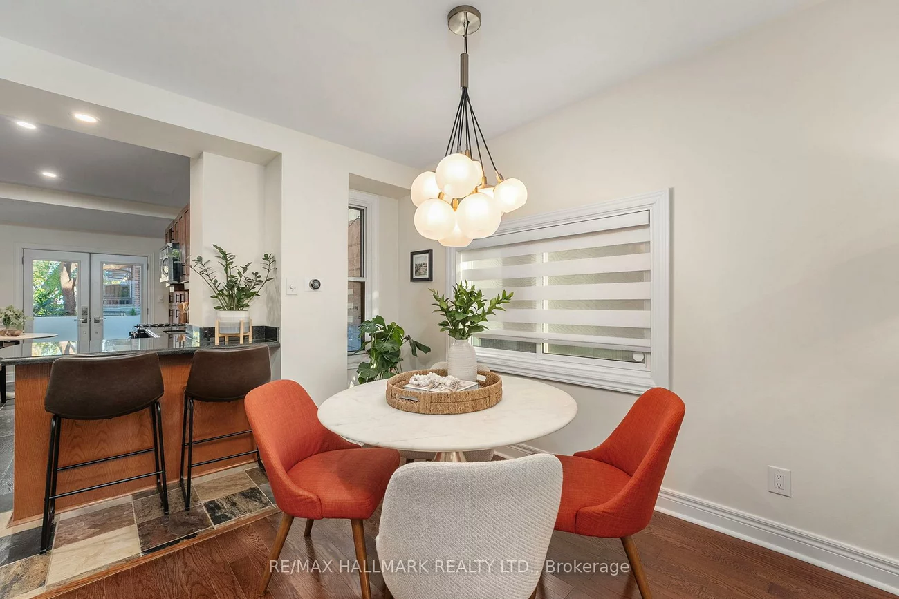 89, Knox, Greenwood-Coxwell, Toronto