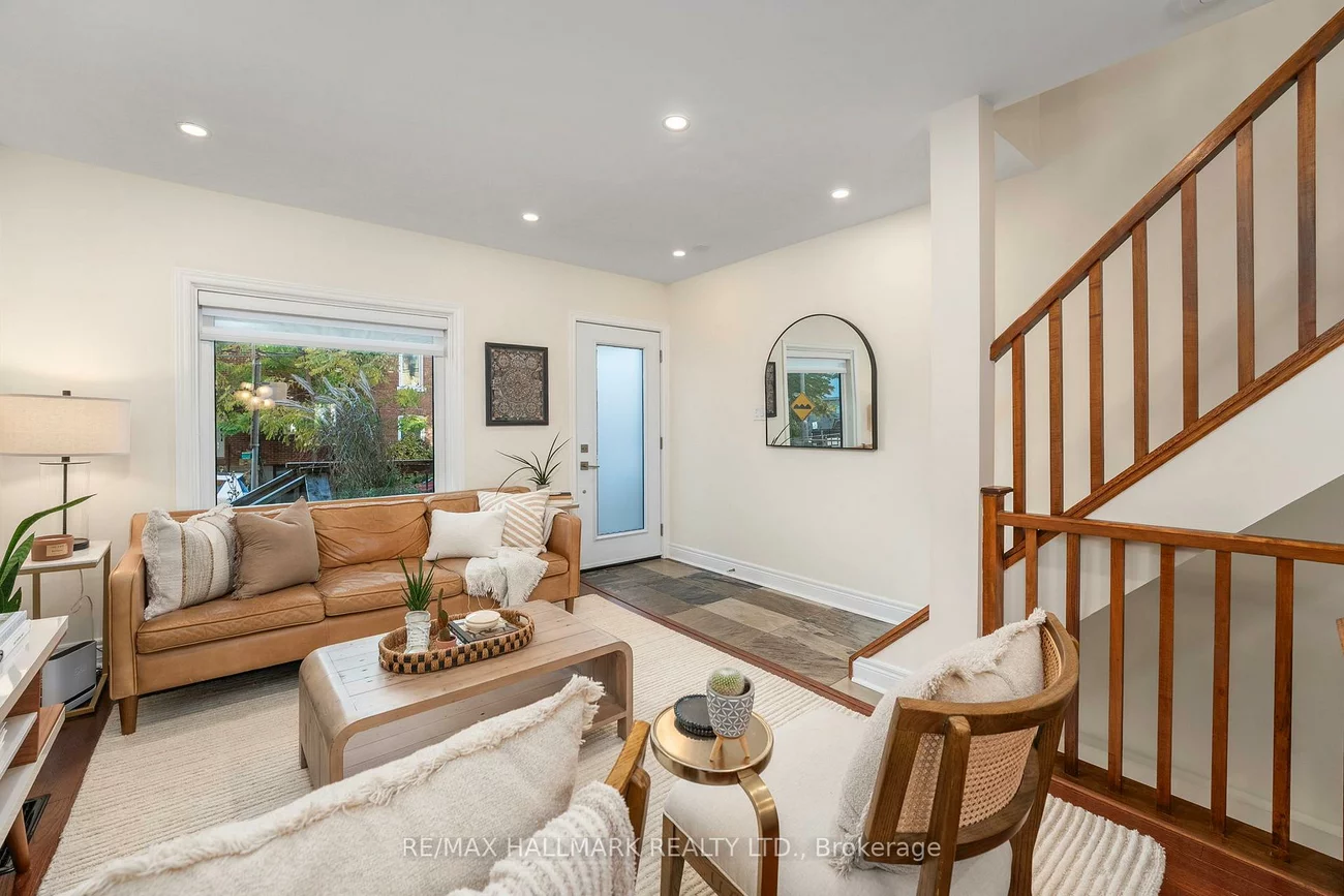 89, Knox, Greenwood-Coxwell, Toronto