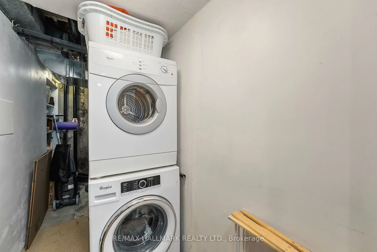 89, Knox, Greenwood-Coxwell, Toronto