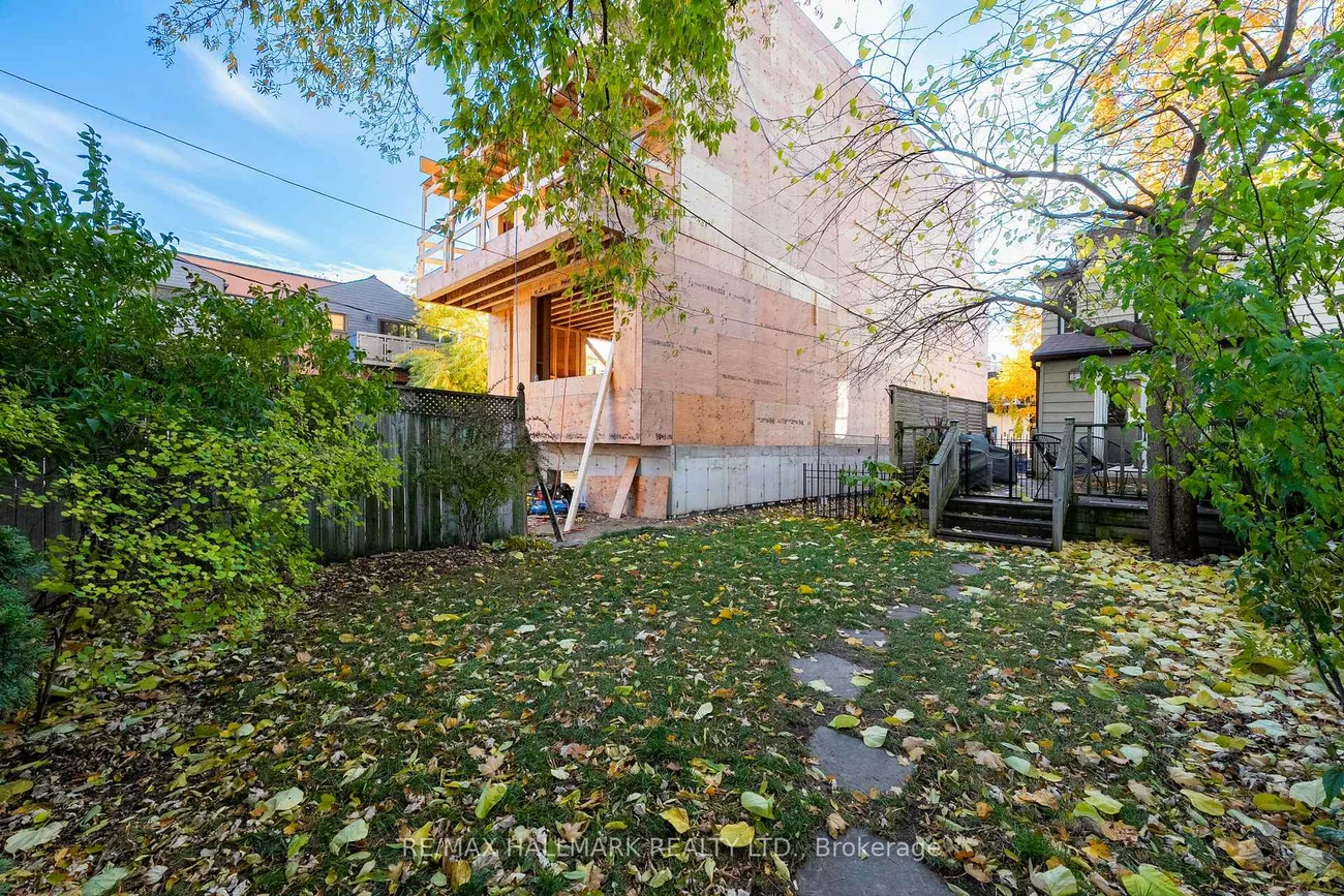 89, Knox, Greenwood-Coxwell, Toronto