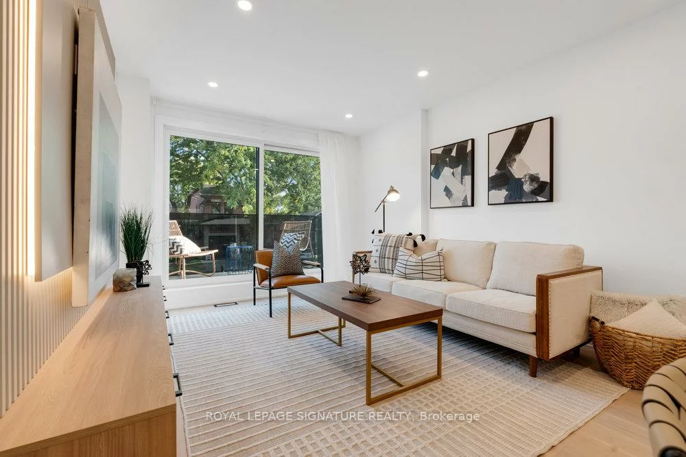 74B, Floyd, Broadview North, Toronto