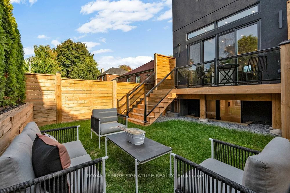 74B, Floyd, Broadview North, Toronto