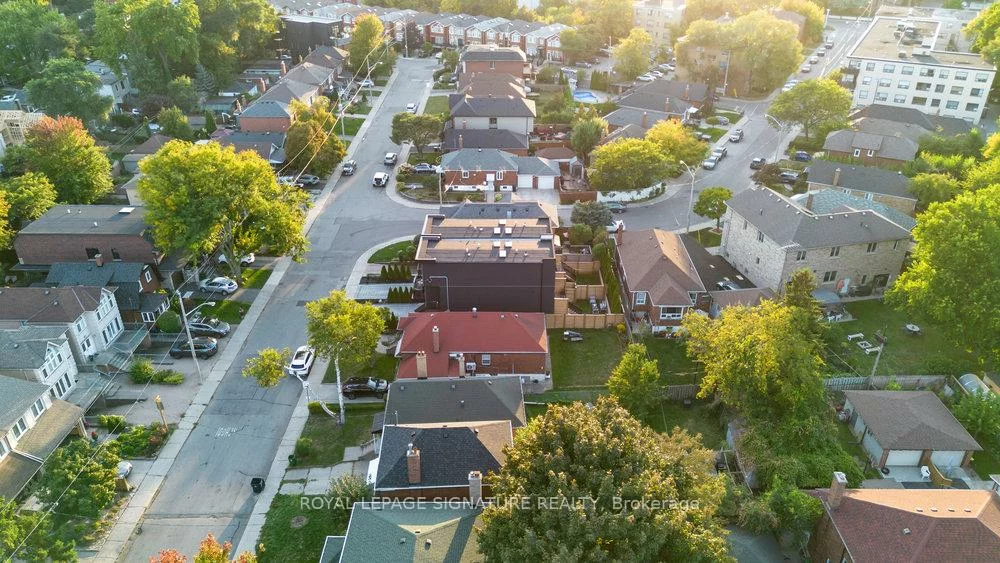 74B, Floyd, Broadview North, Toronto