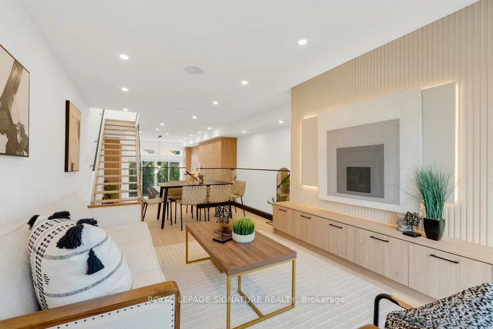 74B, Floyd, Broadview North, Toronto