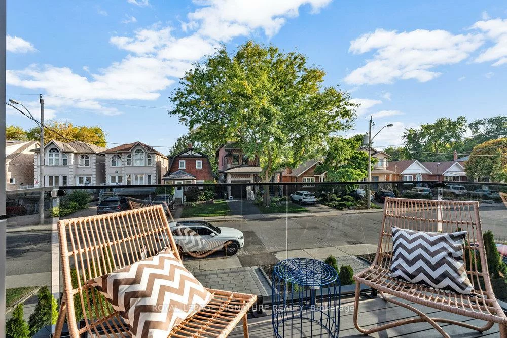 74B, Floyd, Broadview North, Toronto