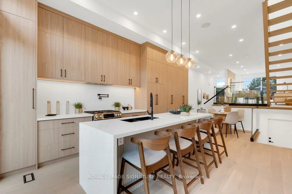 74B, Floyd, Broadview North, Toronto