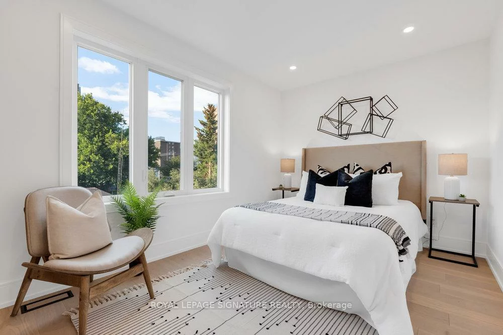 74B, Floyd, Broadview North, Toronto