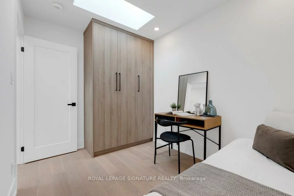 74B, Floyd, Broadview North, Toronto