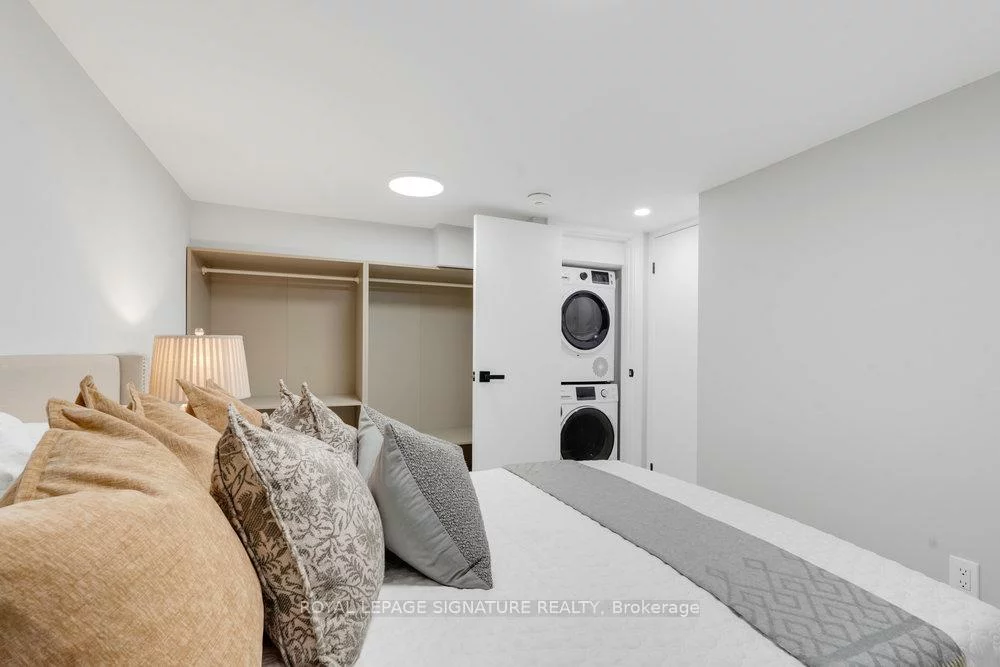 186, Parkmount, Greenwood-Coxwell, Toronto