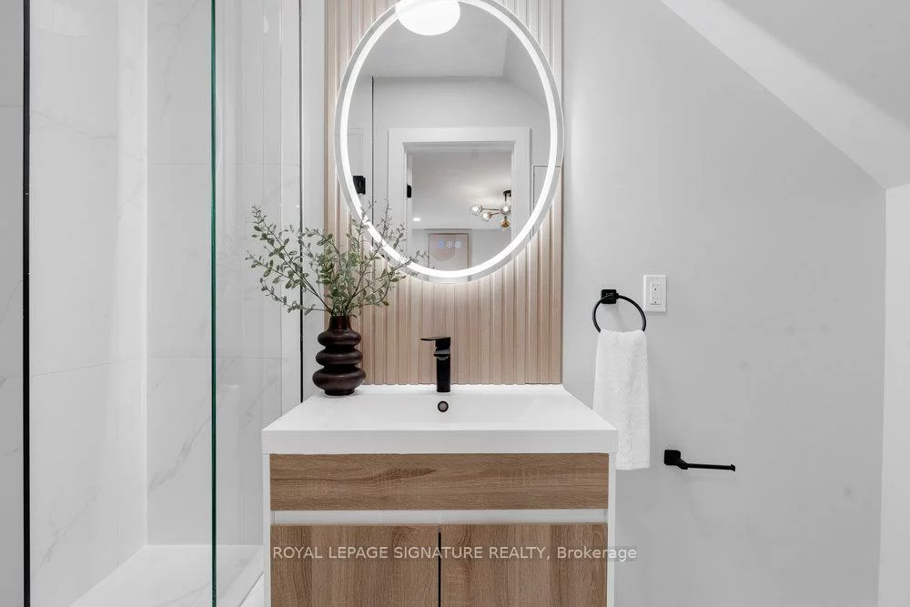 186, Parkmount, Greenwood-Coxwell, Toronto