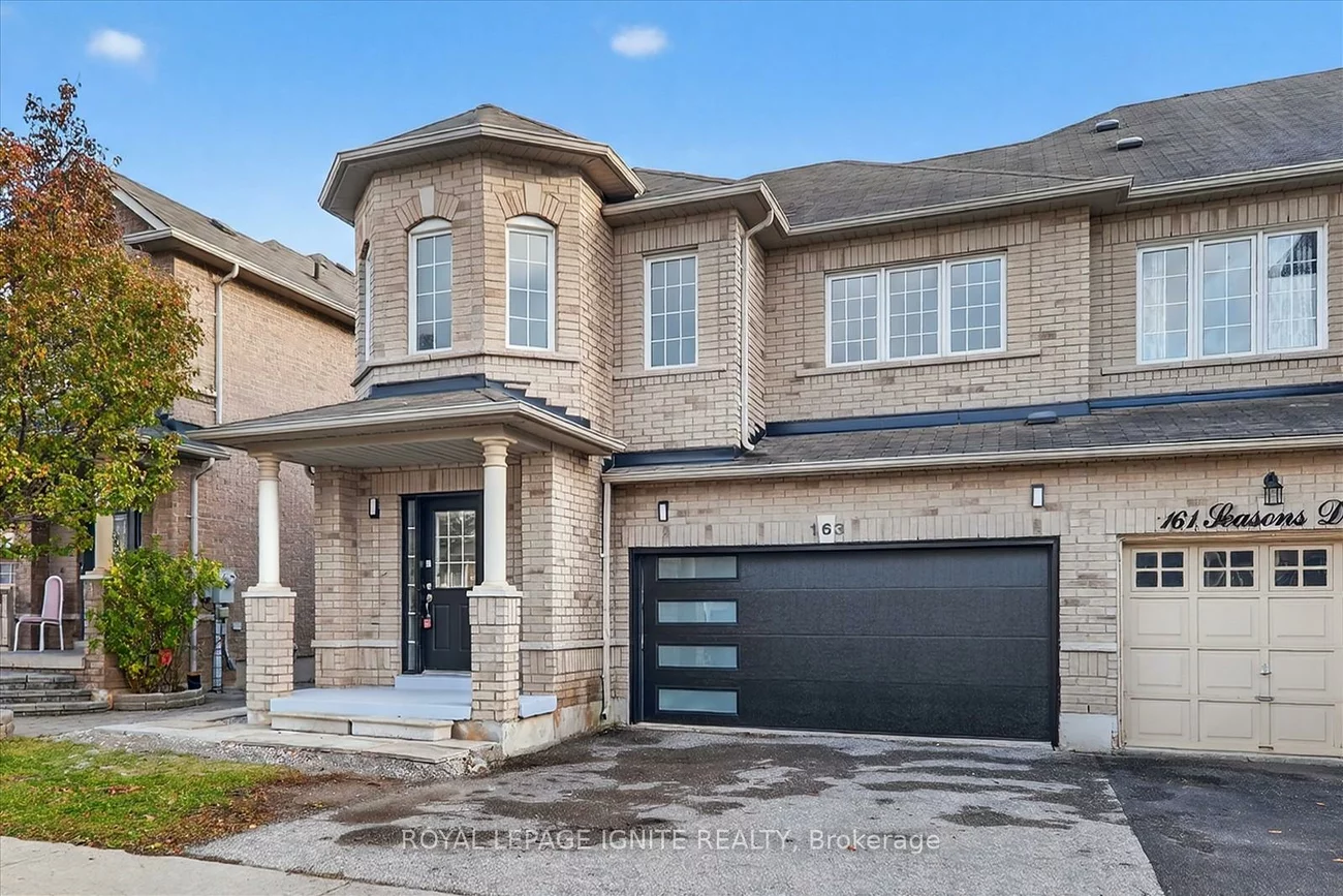 163, Seasons, Rouge E11, Toronto