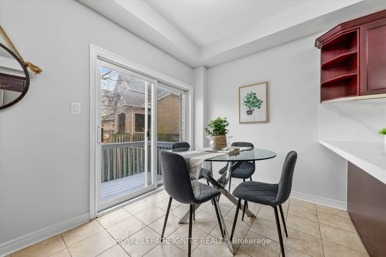 163, Seasons, Rouge E11, Toronto