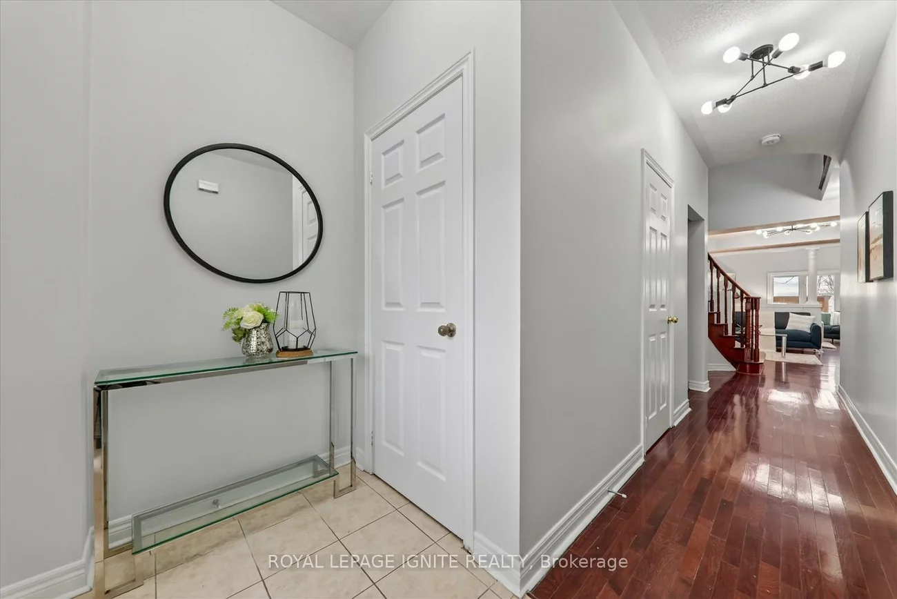 163, Seasons, Rouge E11, Toronto