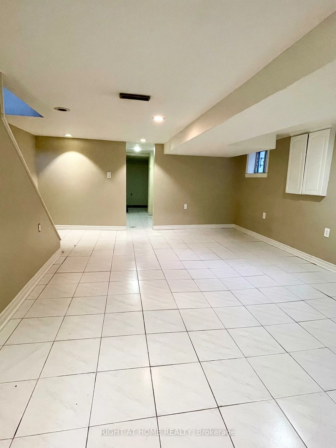 34, Woodington, Danforth, Toronto