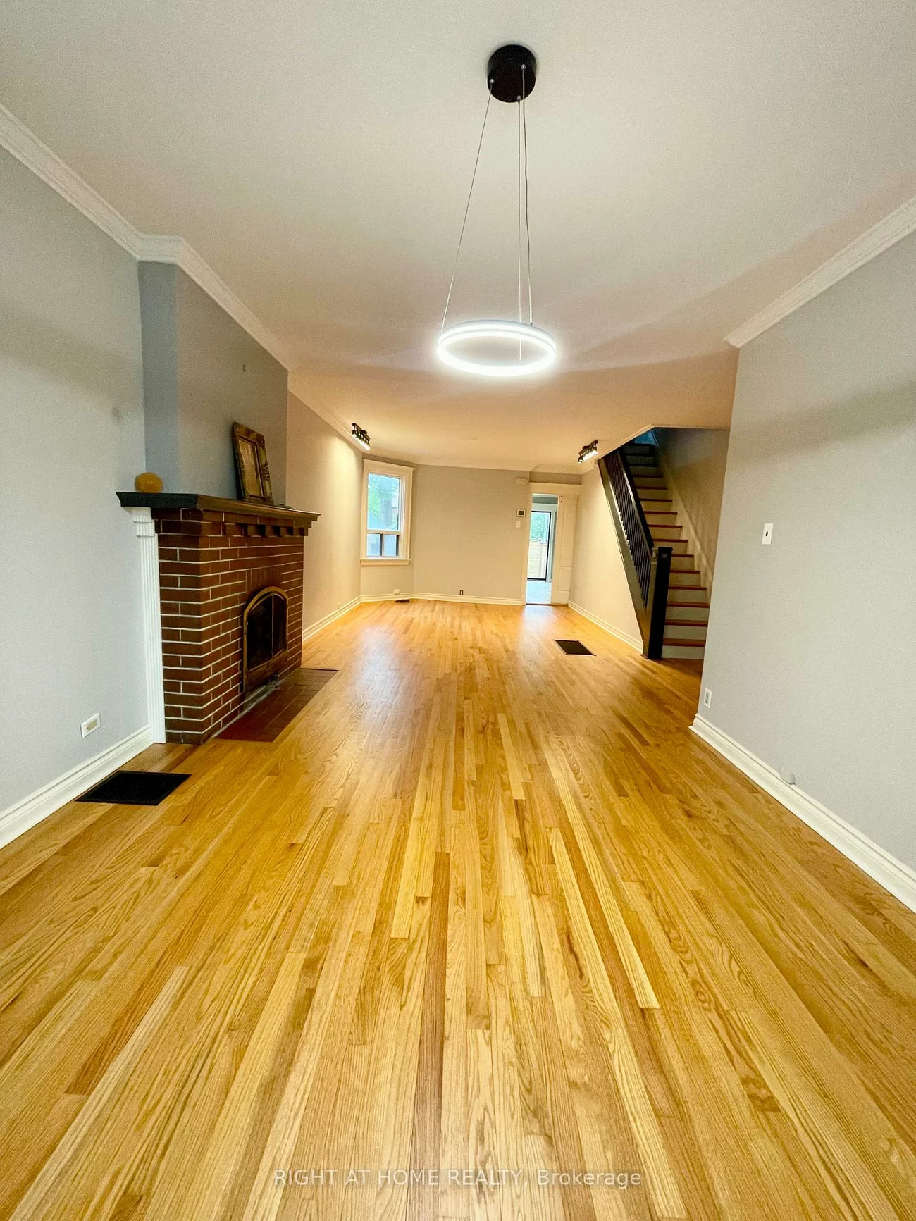 34, Woodington, Danforth, Toronto