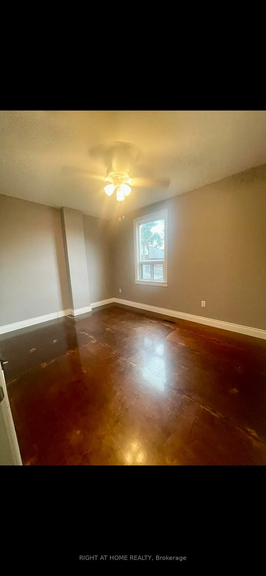 34, Woodington, Danforth, Toronto