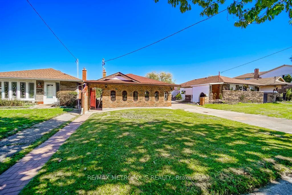 575, Bellamy, Woburn, Toronto