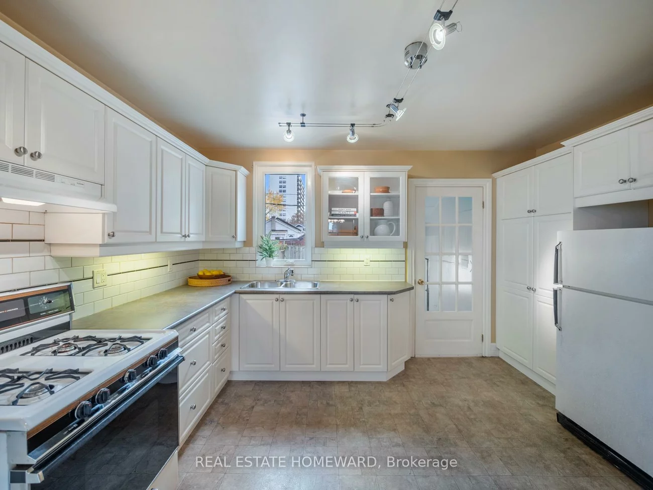 5, Northview, Birchcliffe-Cliffside, Toronto