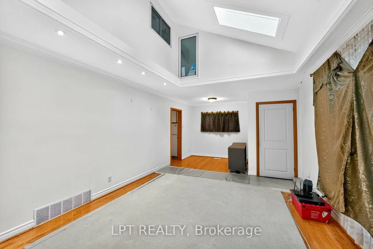 21, Knowlton, Scarborough Village, Toronto