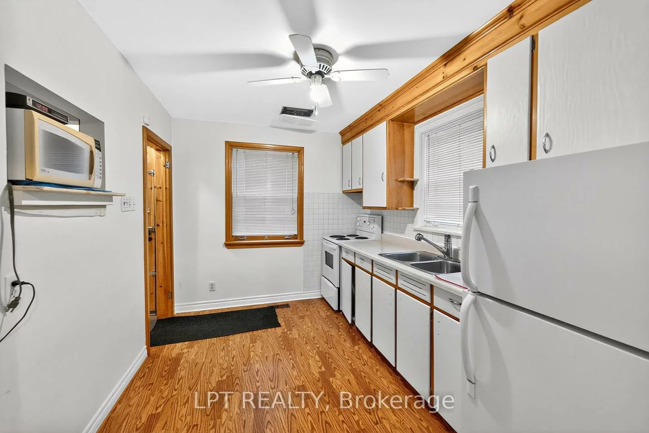 21, Knowlton, Scarborough Village, Toronto