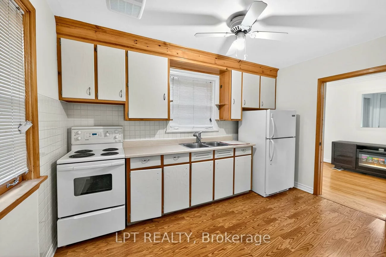 21, Knowlton, Scarborough Village, Toronto