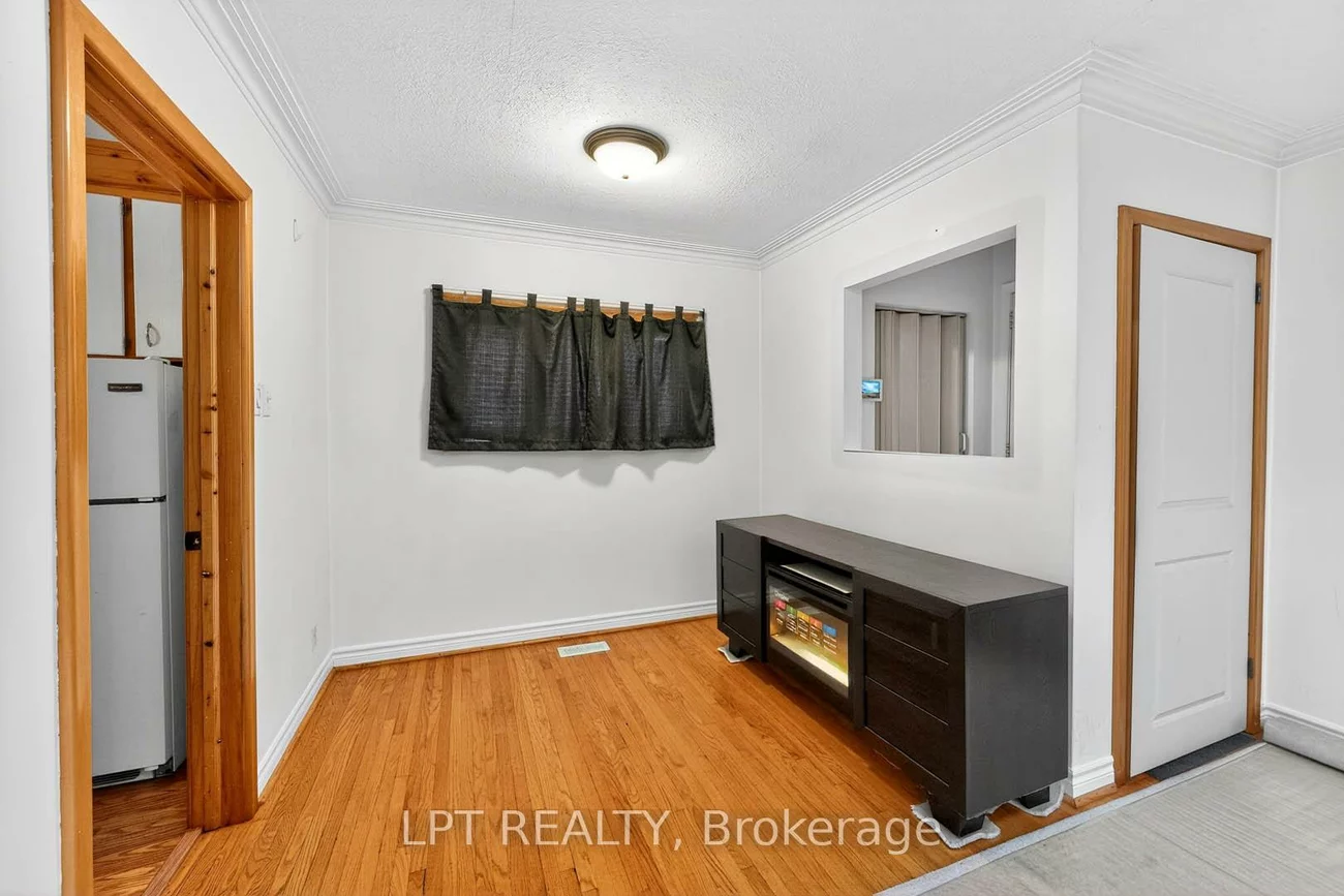 21, Knowlton, Scarborough Village, Toronto