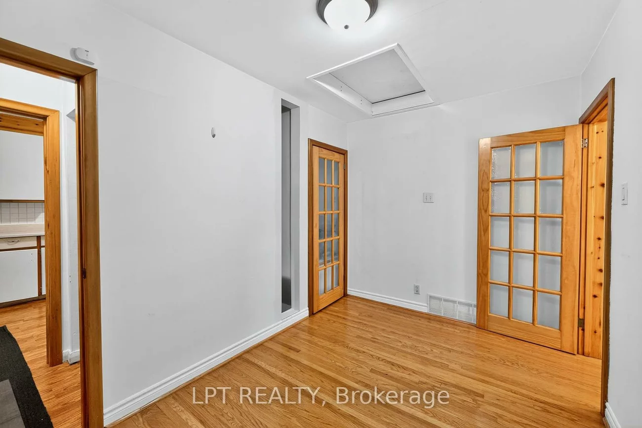 21, Knowlton, Scarborough Village, Toronto