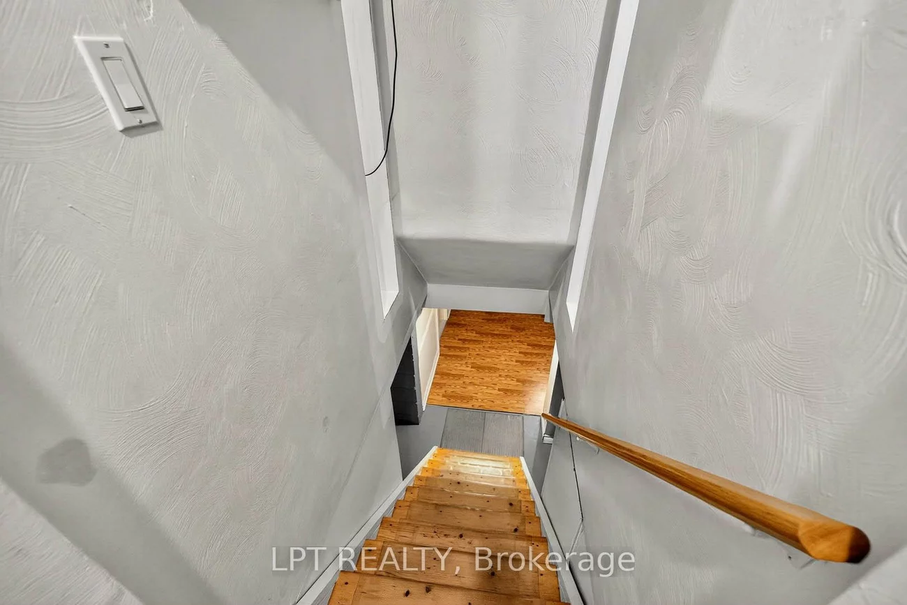 21, Knowlton, Scarborough Village, Toronto