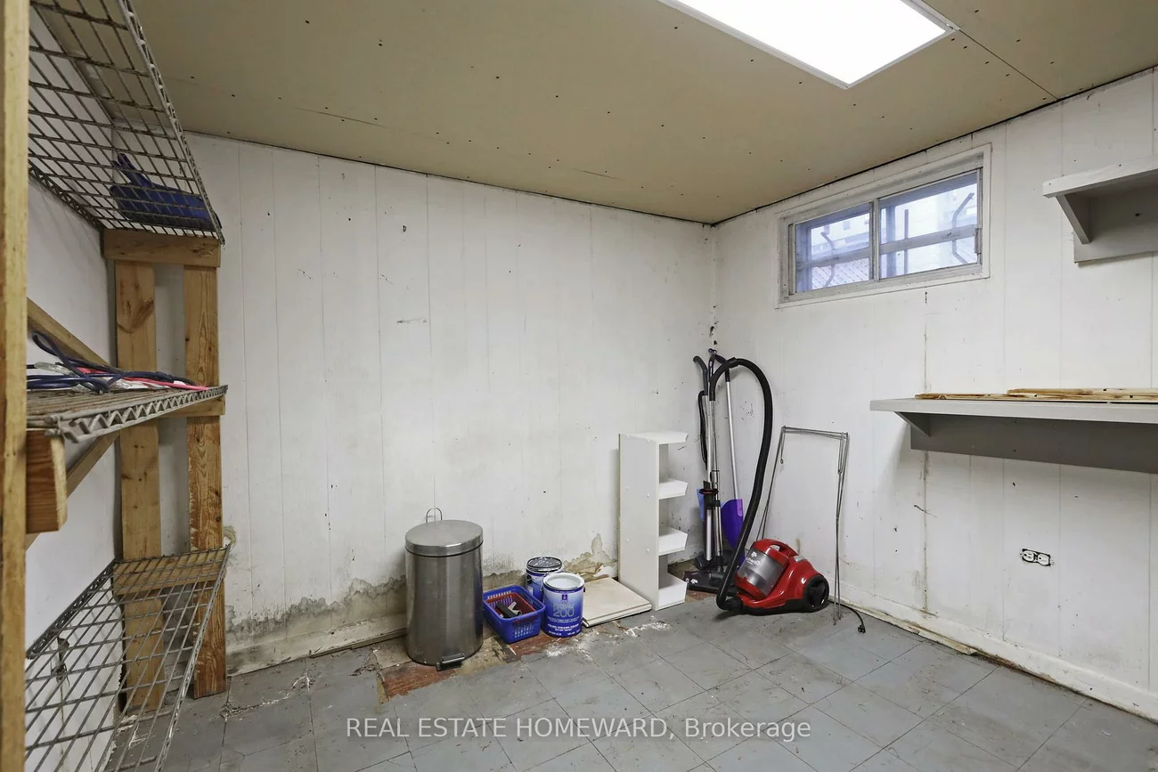 281, Queensdale, Danforth Village-East York, Toronto