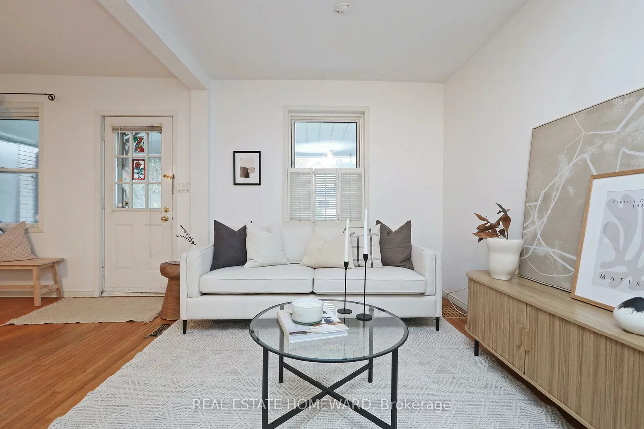 281, Queensdale, Danforth Village-East York, Toronto