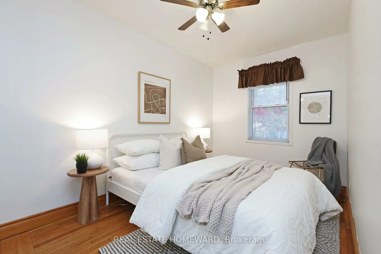 281, Queensdale, Danforth Village-East York, Toronto