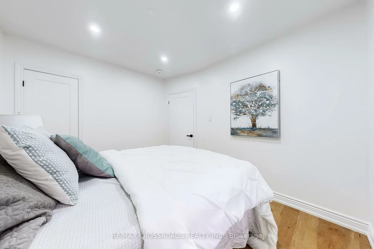 60, Droxford, Wexford-Maryvale, Toronto