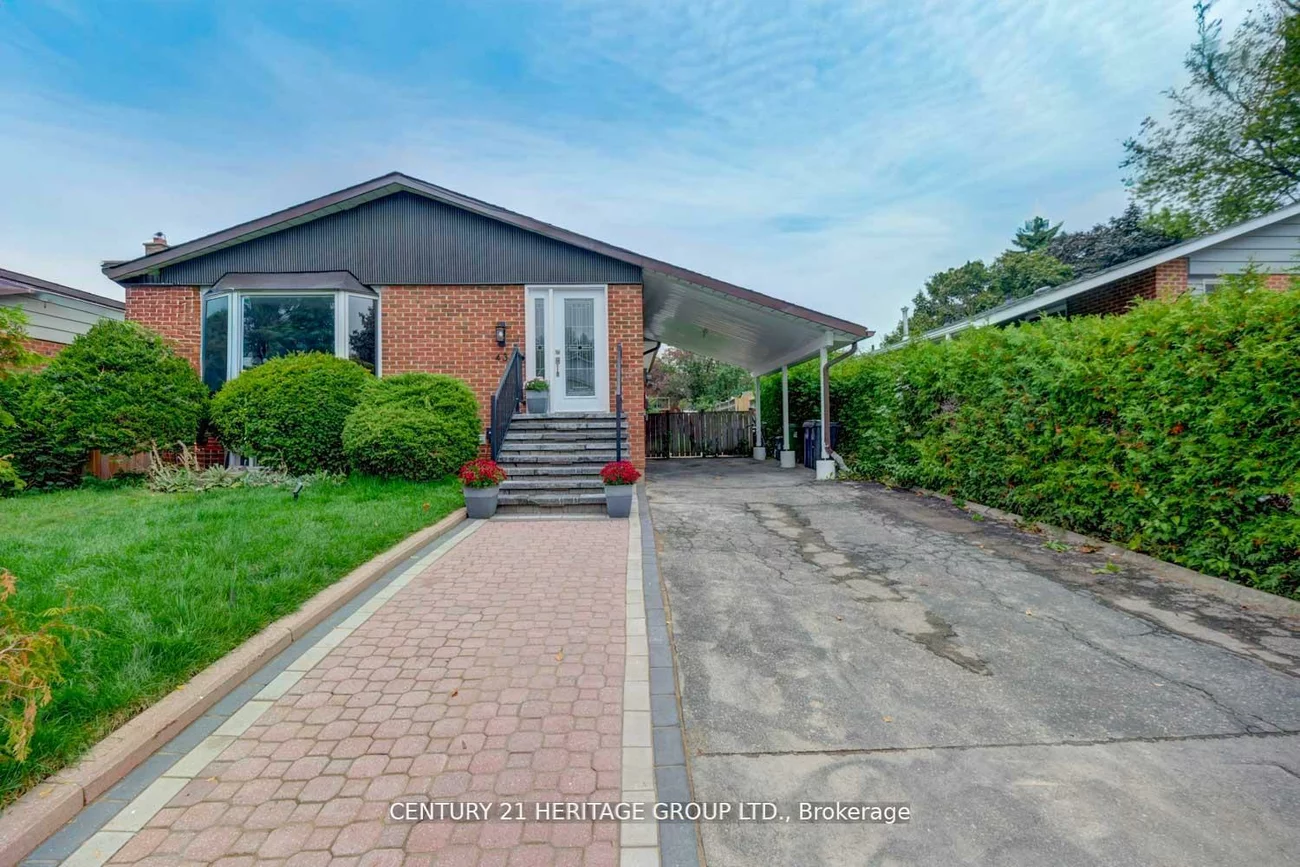 43, Howell, Malvern, Toronto