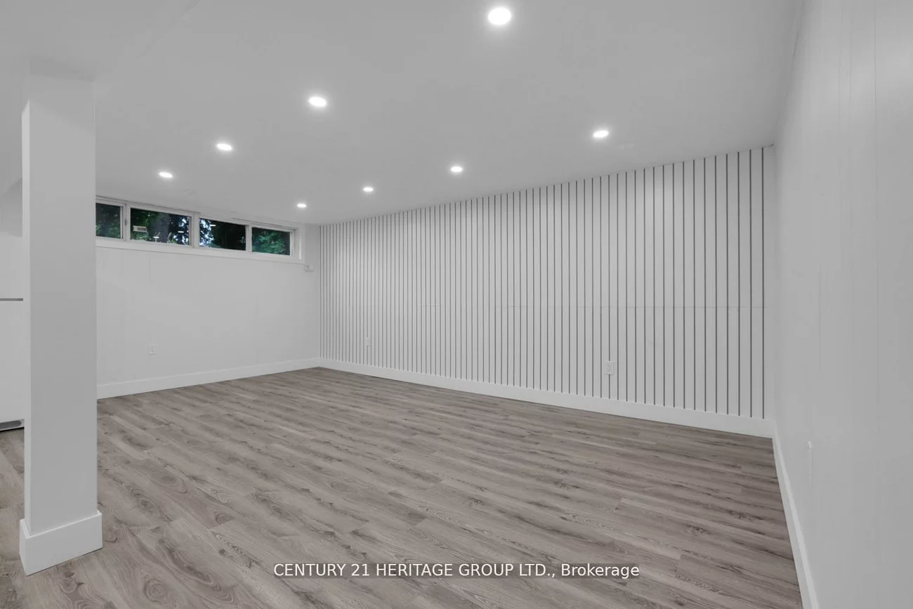 43, Howell, Malvern, Toronto