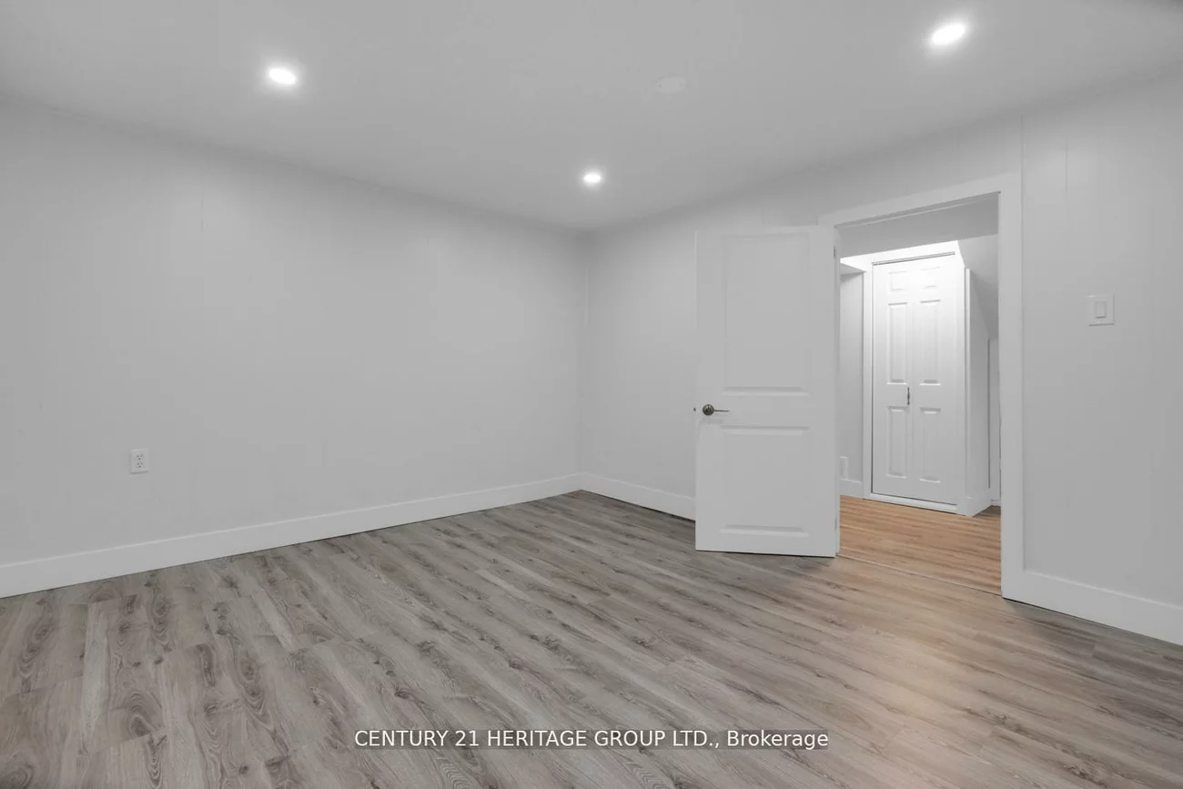 43, Howell, Malvern, Toronto