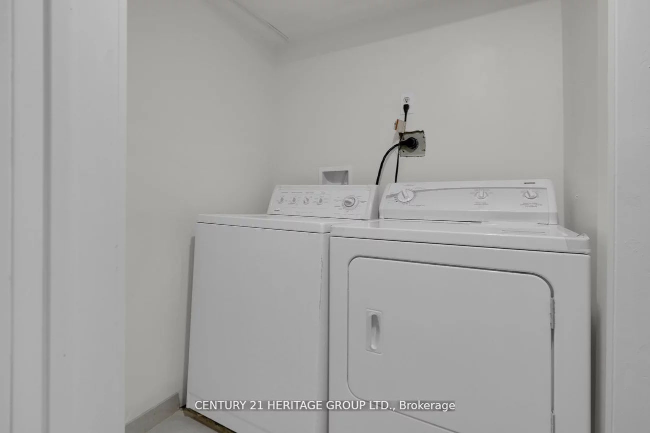 43, Howell, Malvern, Toronto