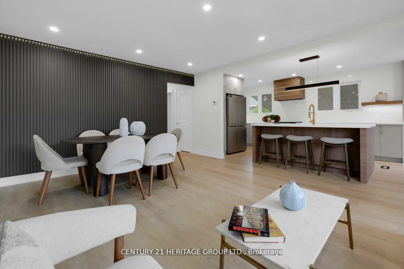 43, Howell, Malvern, Toronto