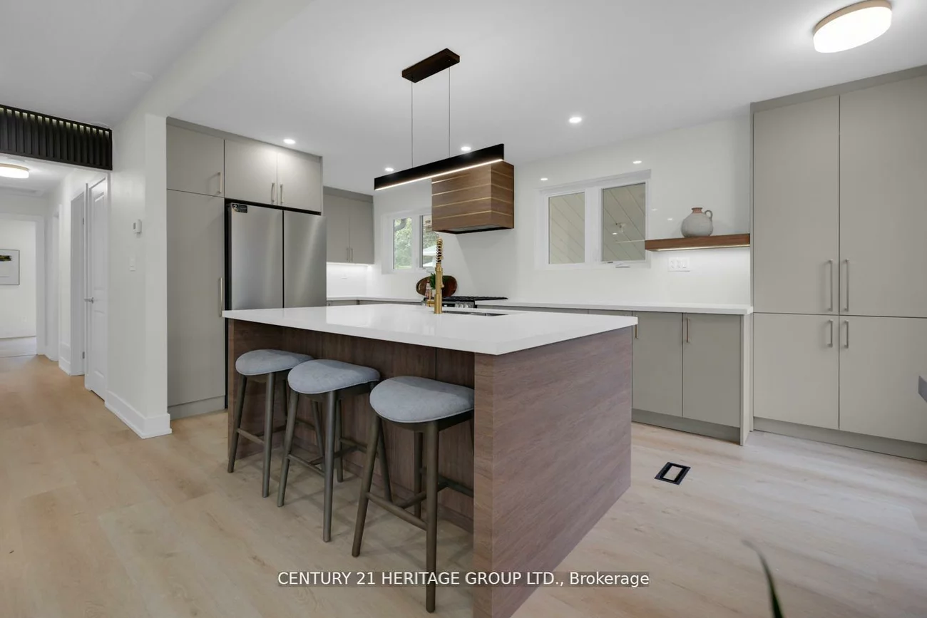 43, Howell, Malvern, Toronto