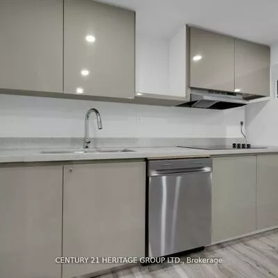 43, Howell, Malvern, Toronto