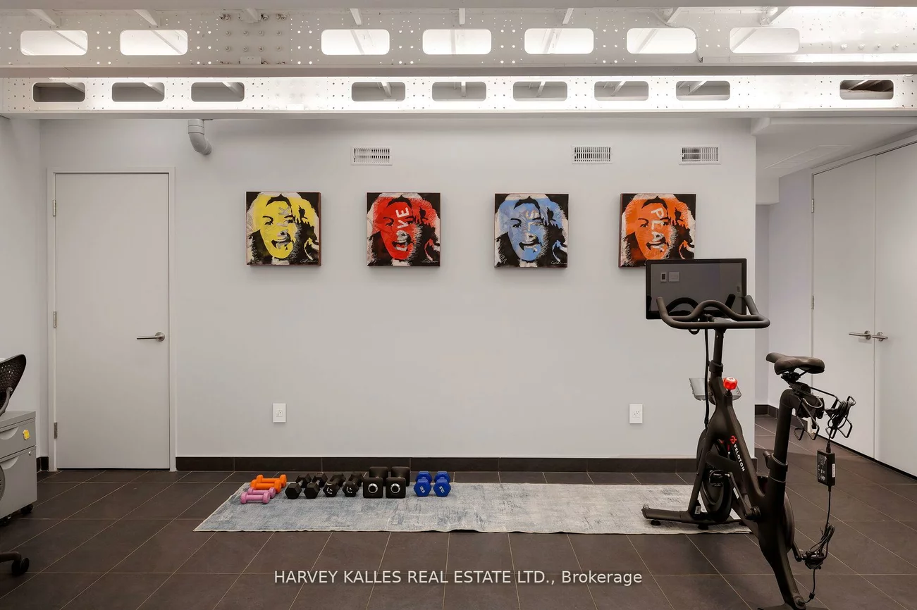 60, Hiltz, South Riverdale, Toronto