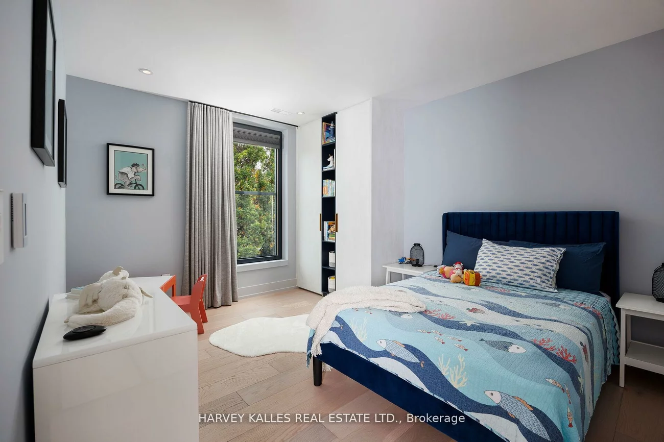 60, Hiltz, South Riverdale, Toronto