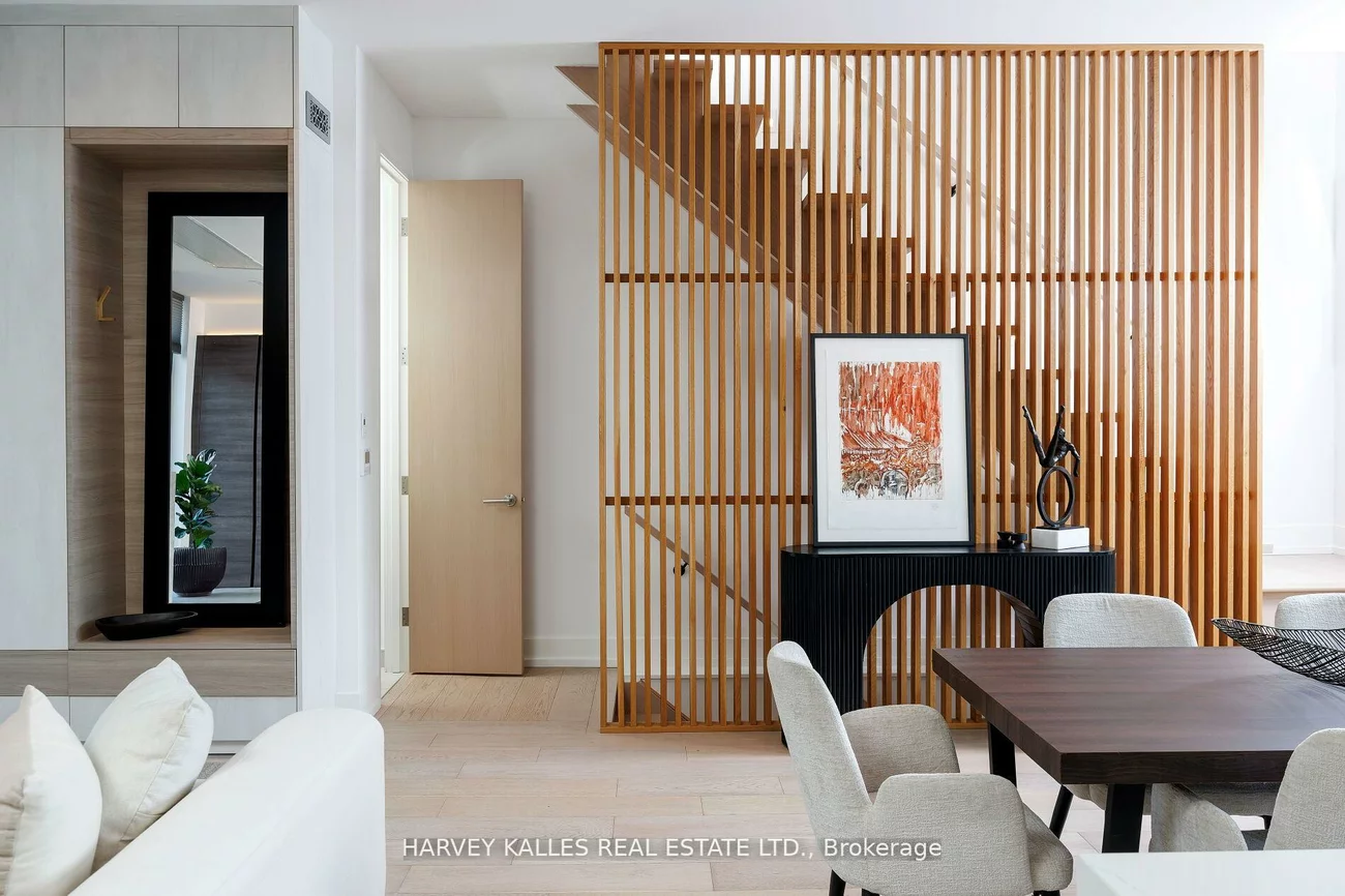 60, Hiltz, South Riverdale, Toronto